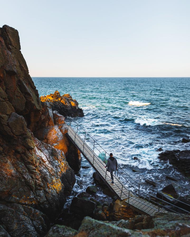 Langs Helligdomsklipperne