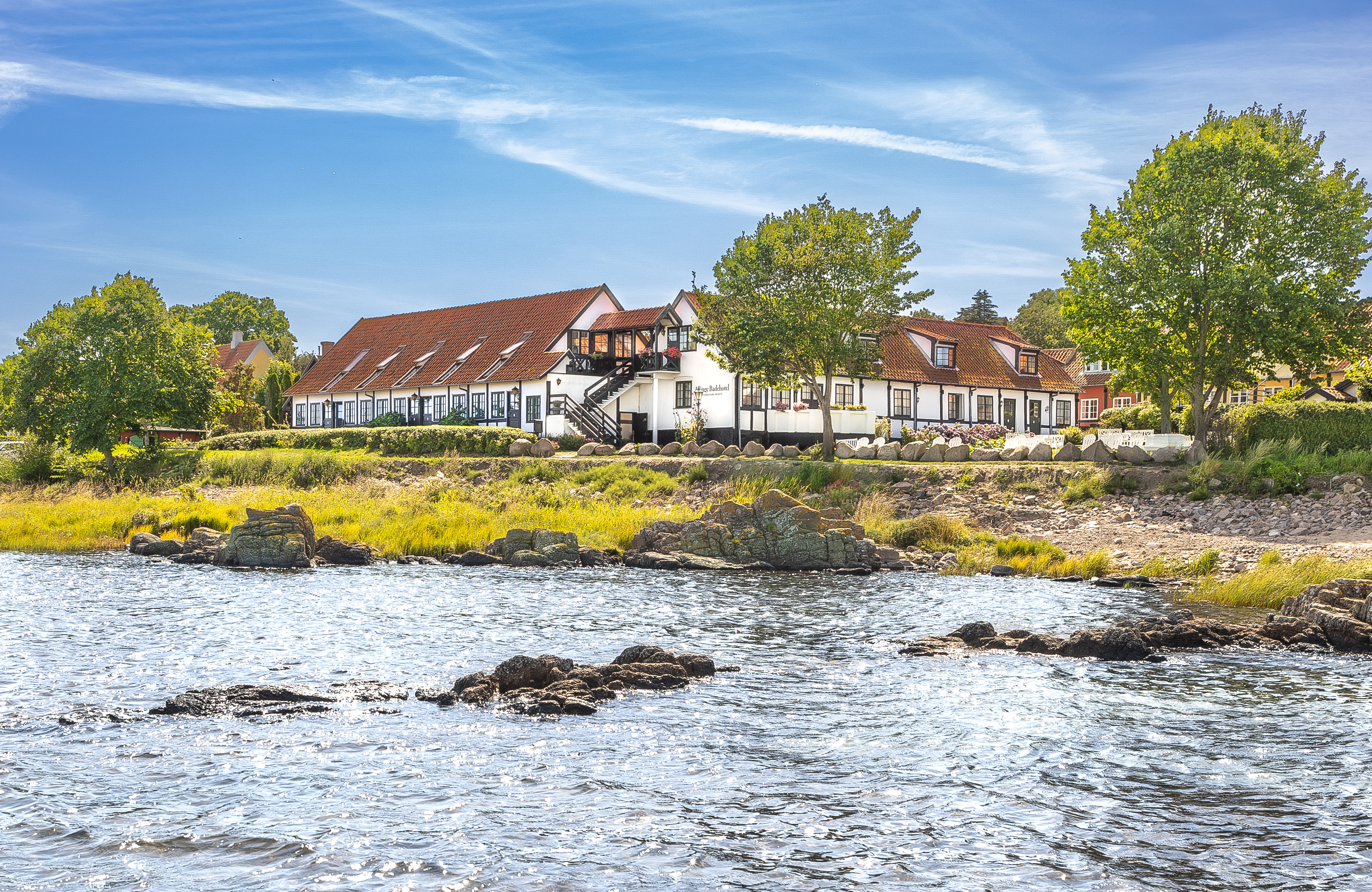 Allinge Badehotel set fra havet