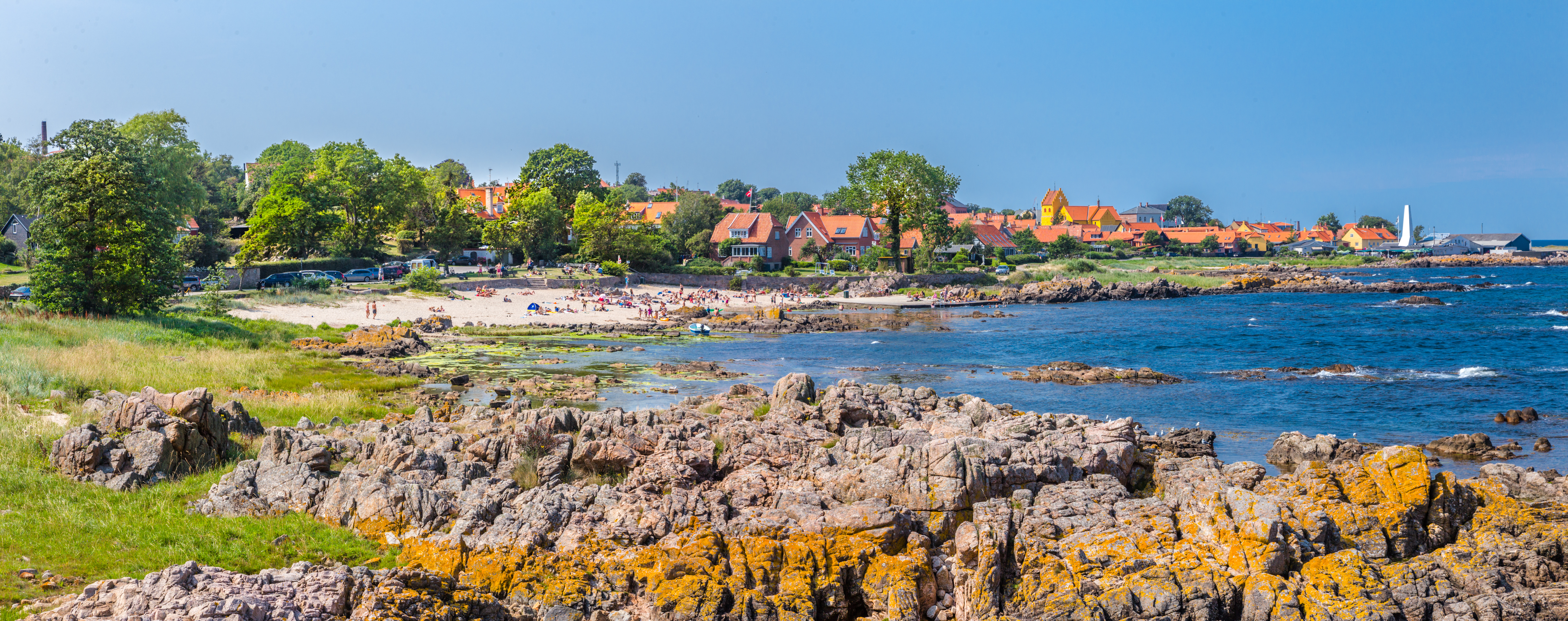 Udsigten mod Næs strand og Allinge by