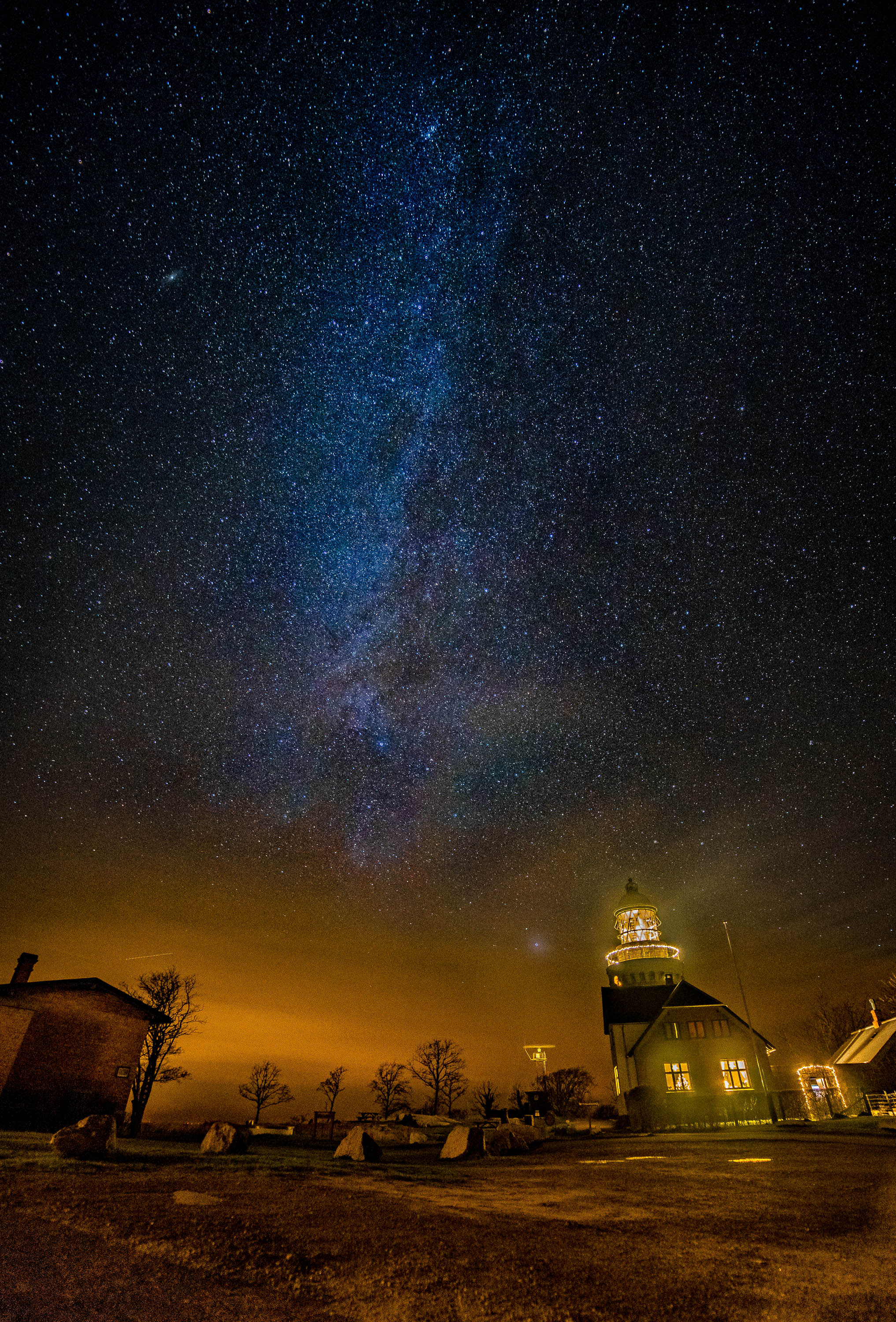 Hammerenfyr med stjernehimmel