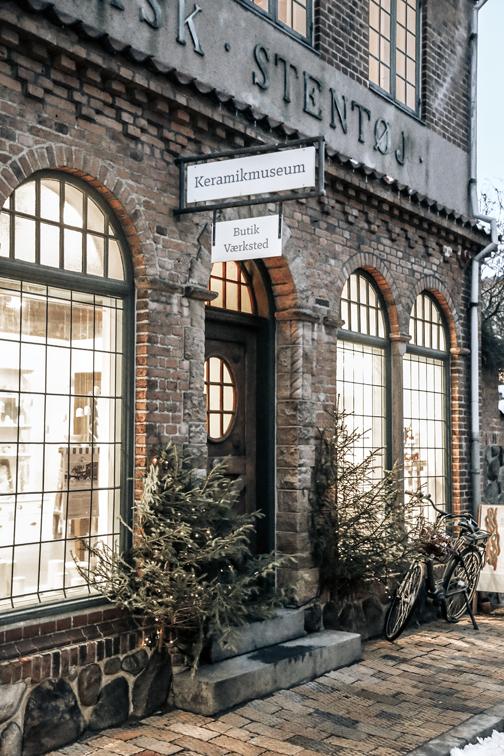 Hjorths Fabrik ved juletid