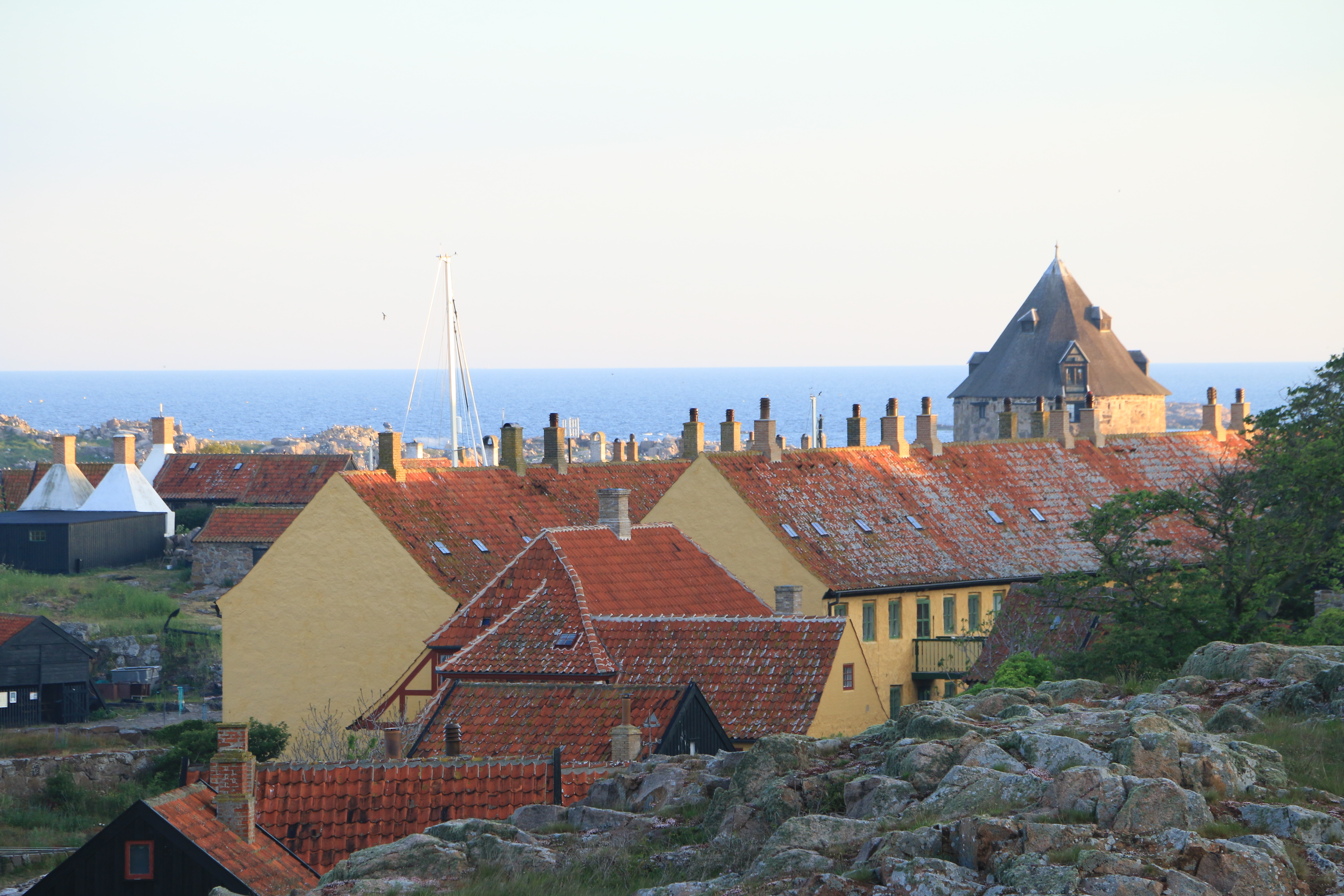 Christiansø i eftermiddagslys om sommeren